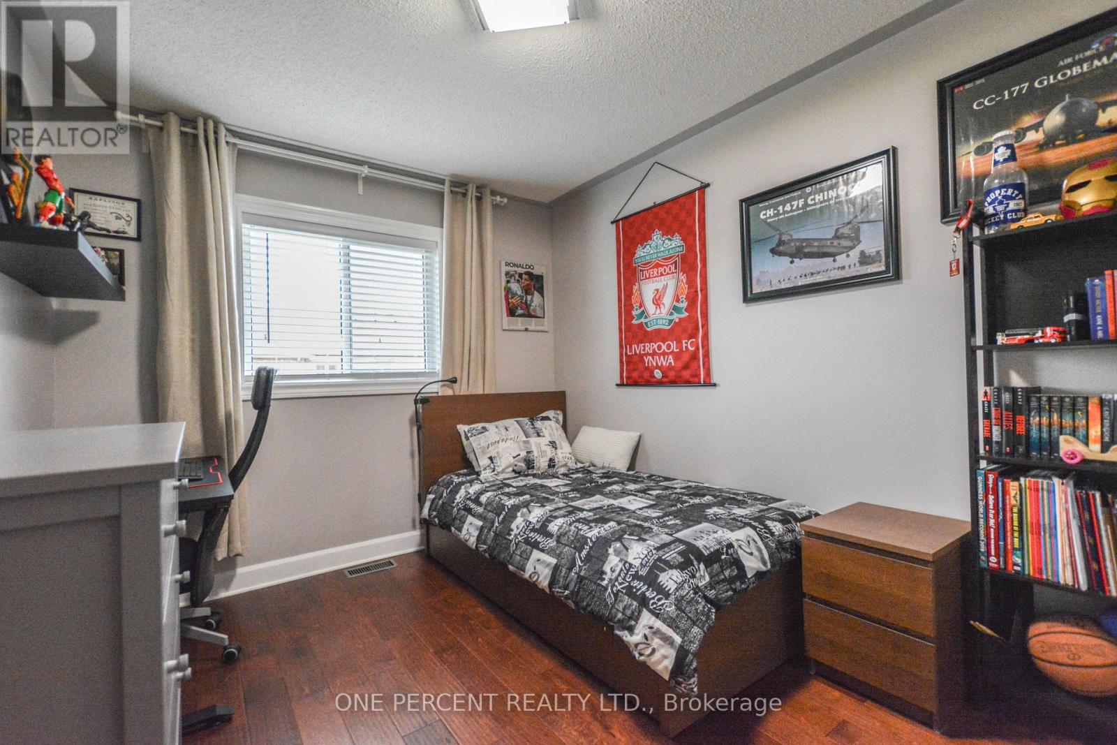 90 BREEZE DRIVE - 31