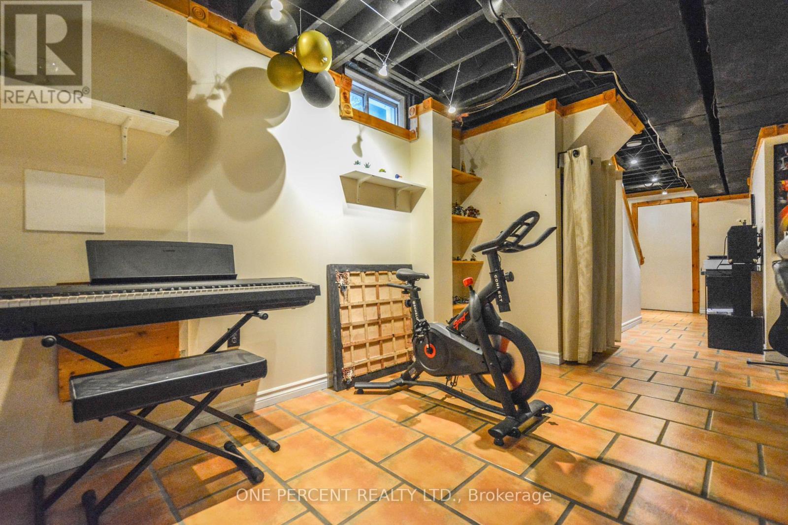 90 BREEZE DRIVE - 37