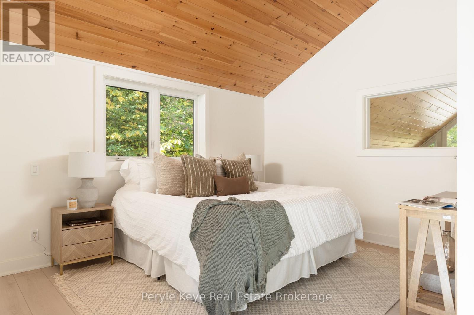 1042 S MENOMINEE LAKE ROAD - Image 28