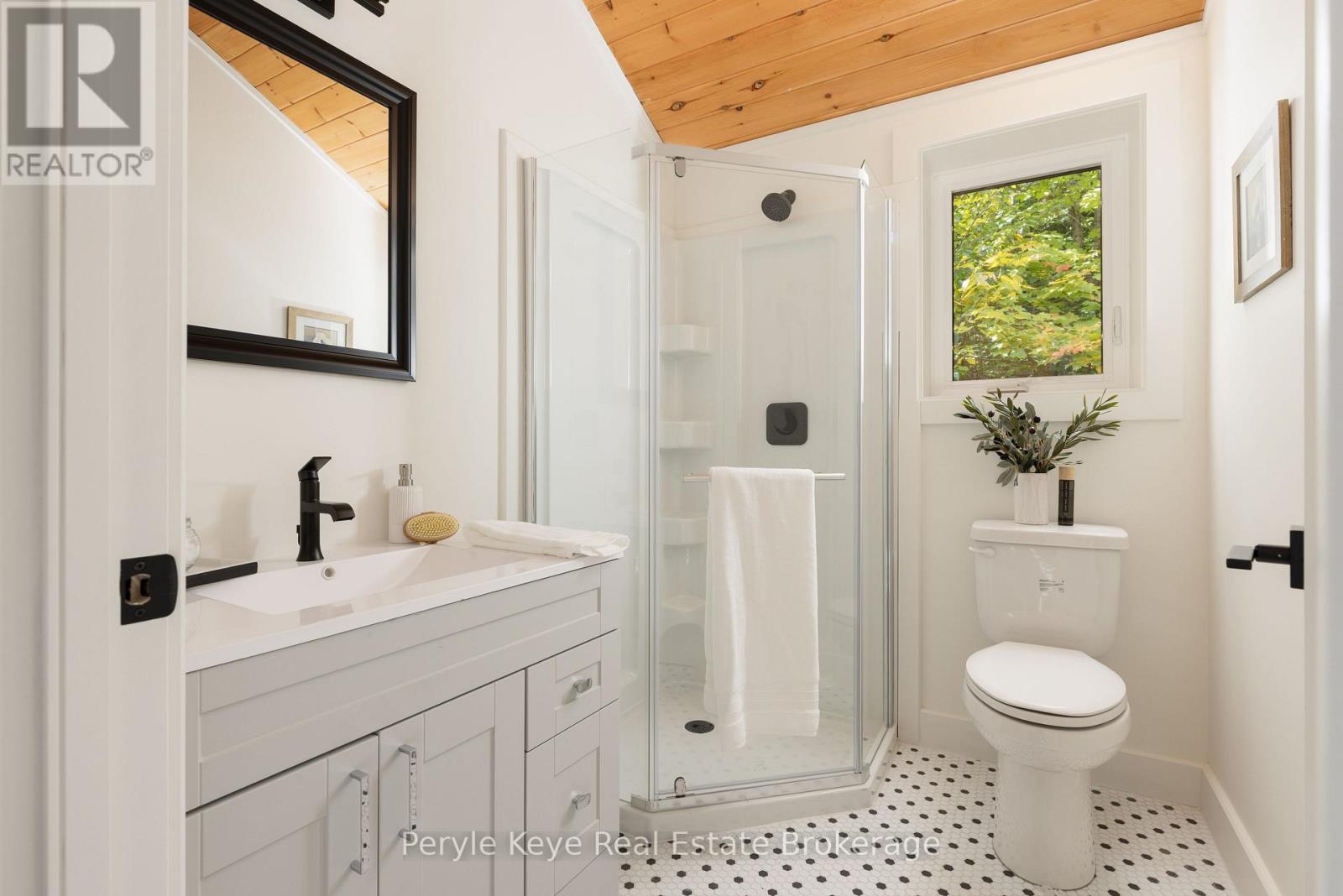 1042 S MENOMINEE LAKE ROAD - Image 31