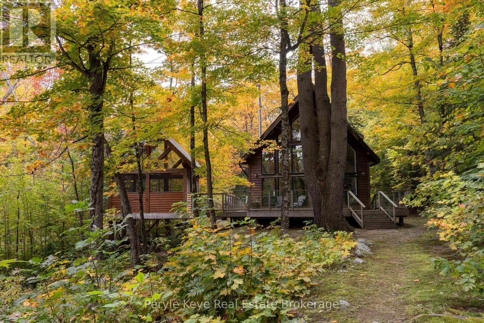 1042 S MENOMINEE LAKE ROAD - Image 39