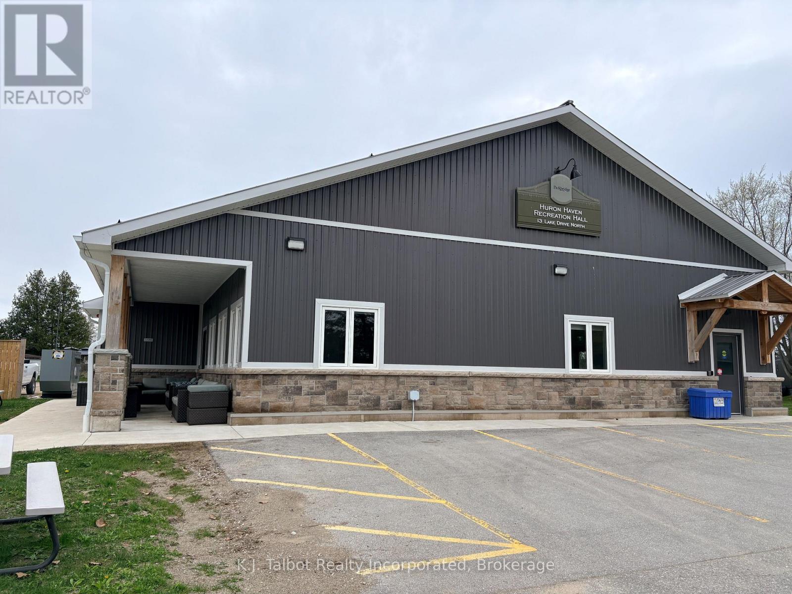 4 POPLAR LANE - 26