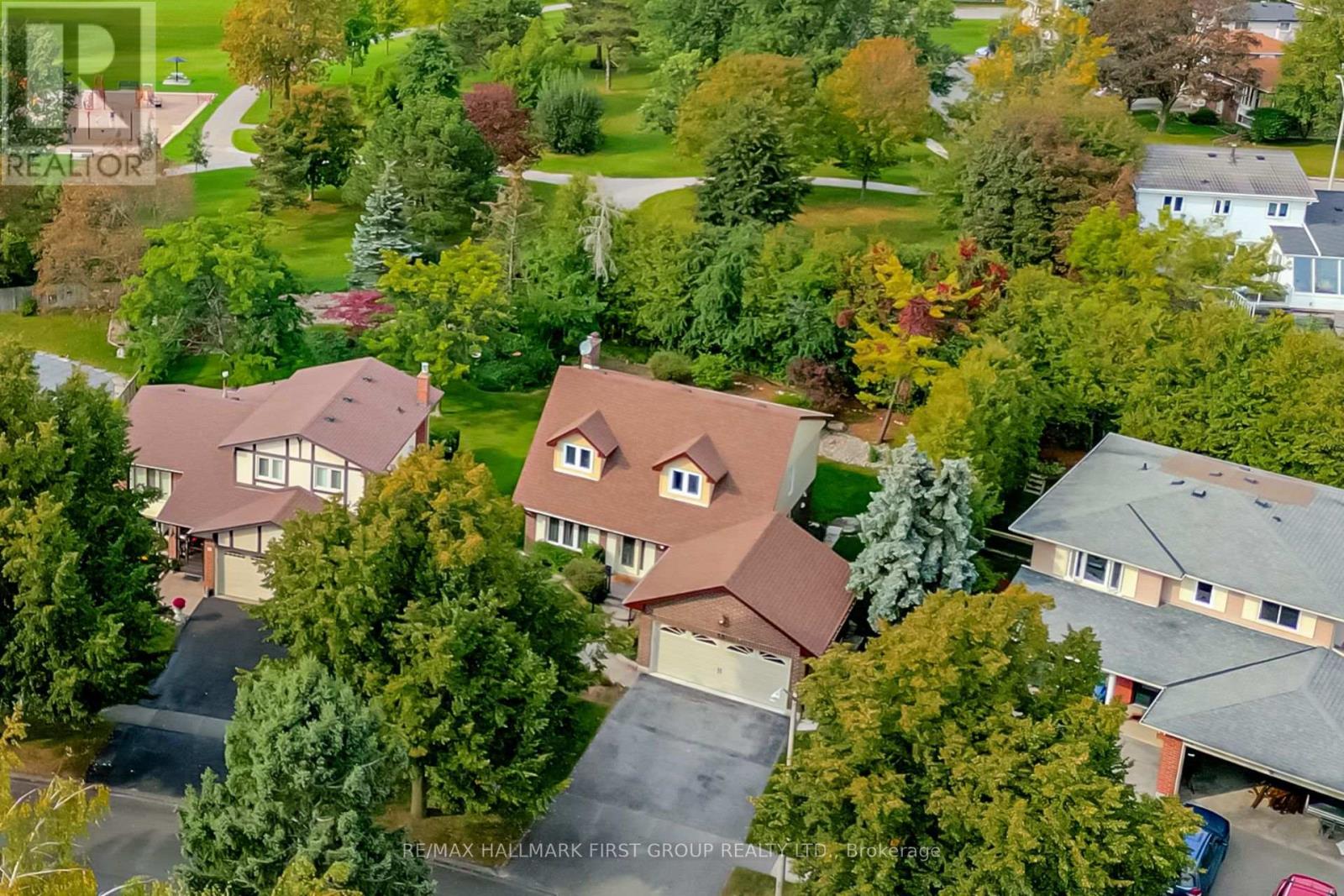 33 Anstead Crescent, Ajax, ON photo 2