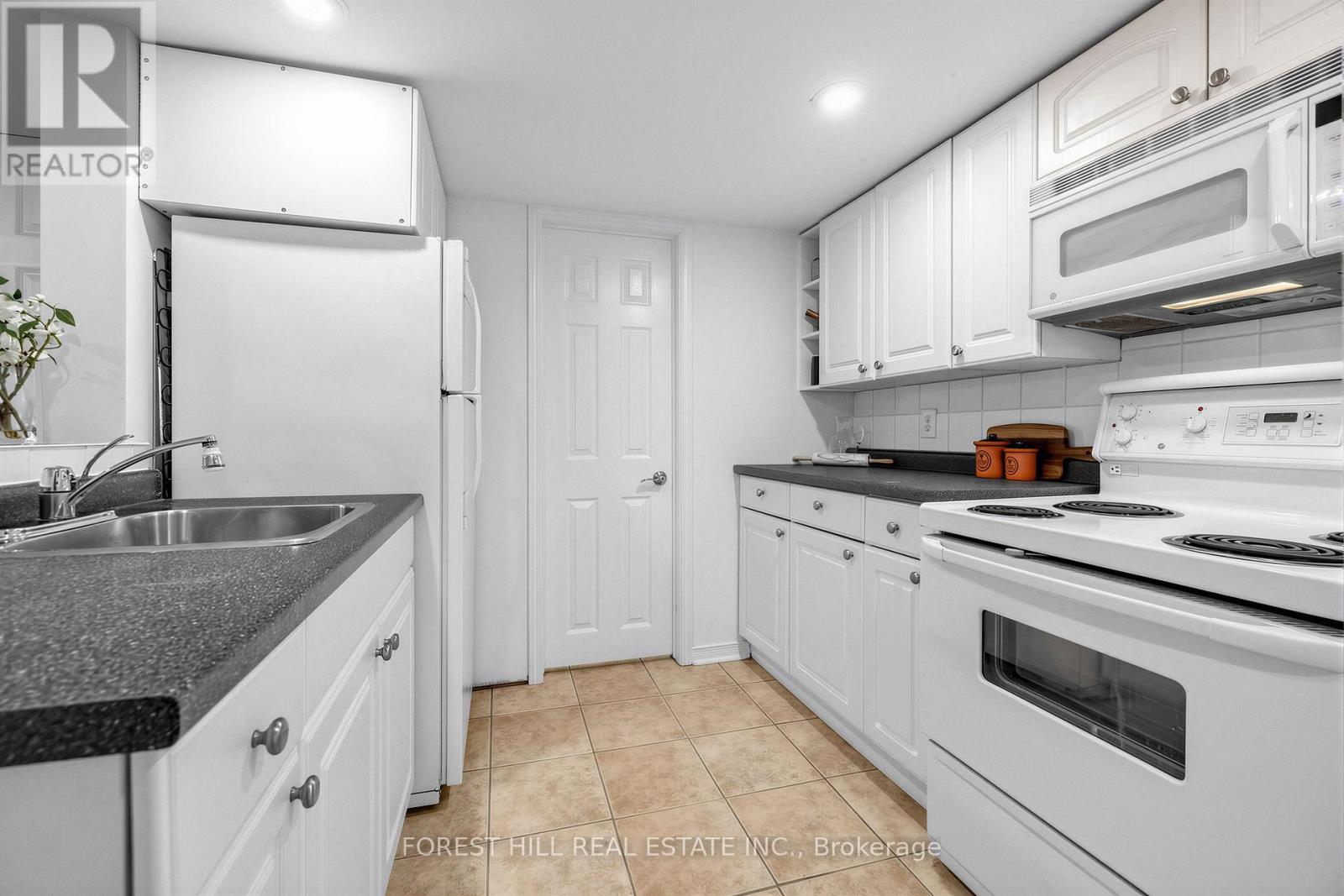 71 Emerson Avenue, Toronto, ON photo 42