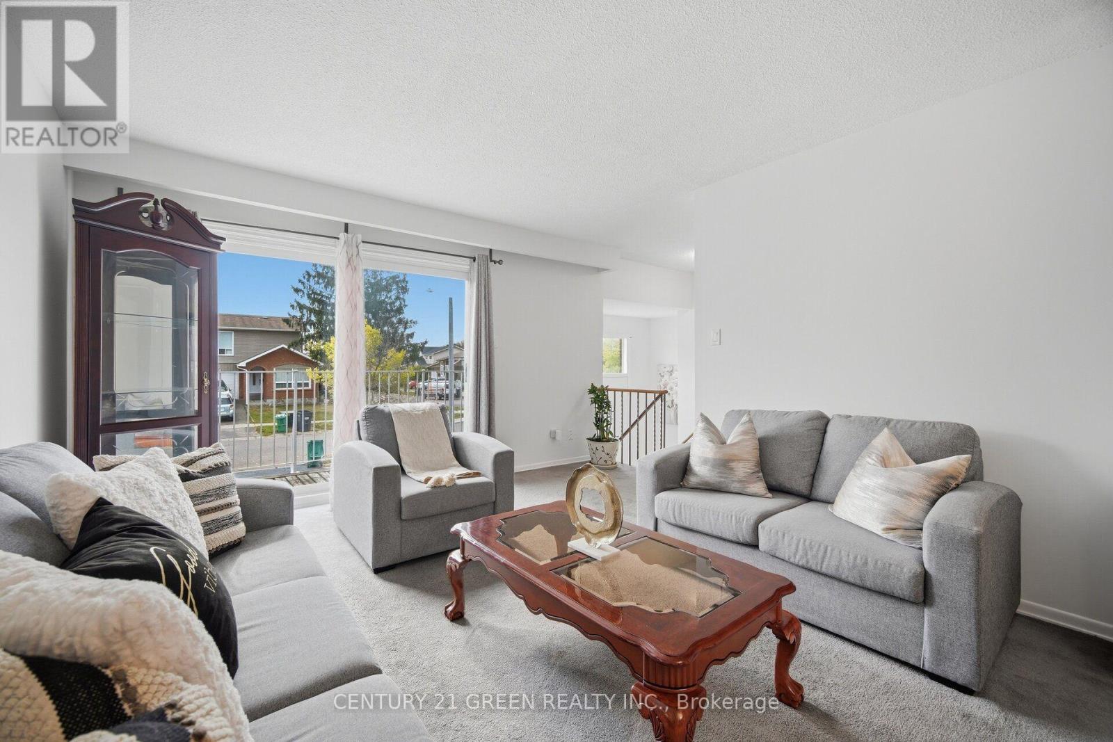 47 ASHFORD COURT - 3