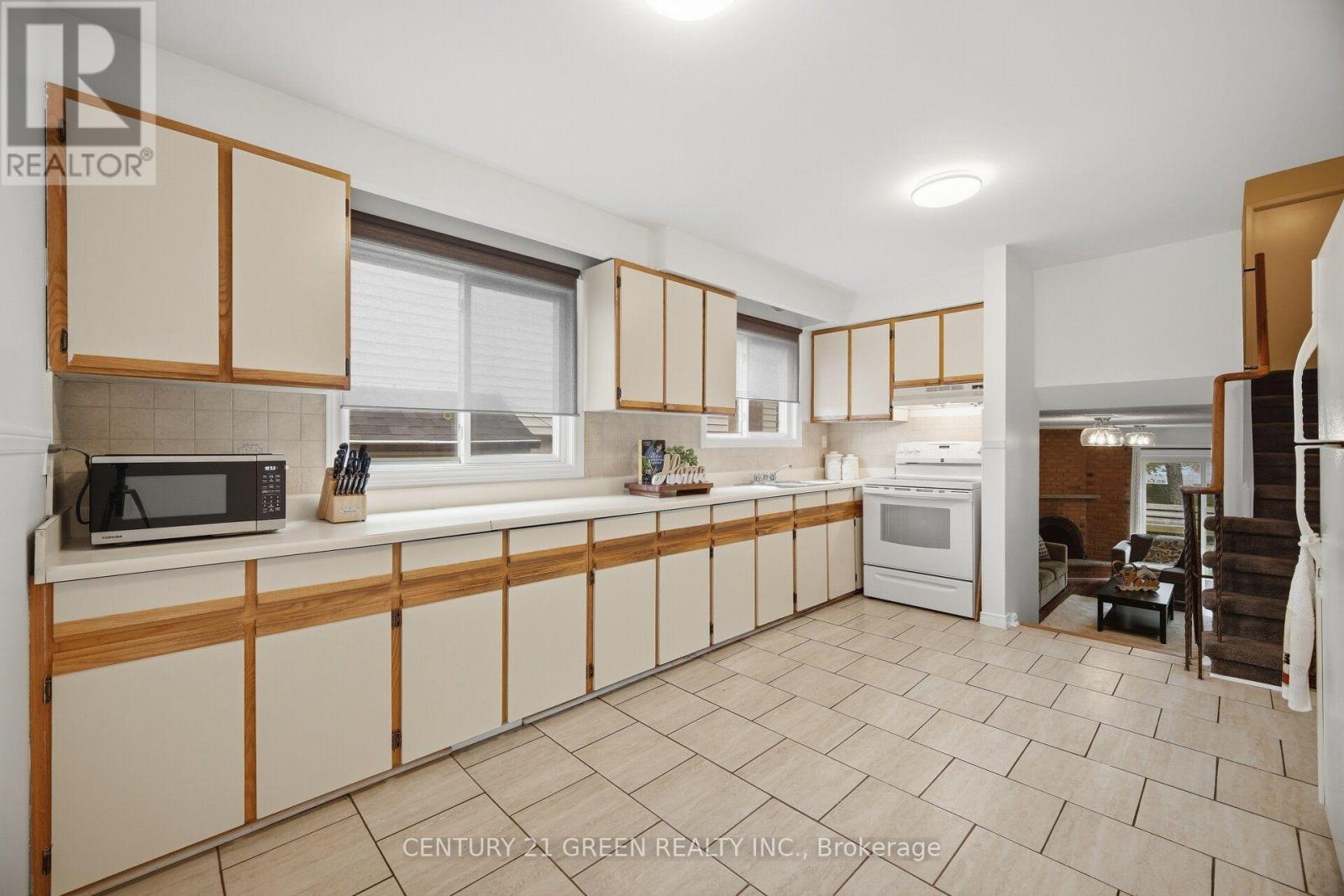 47 ASHFORD COURT - 7