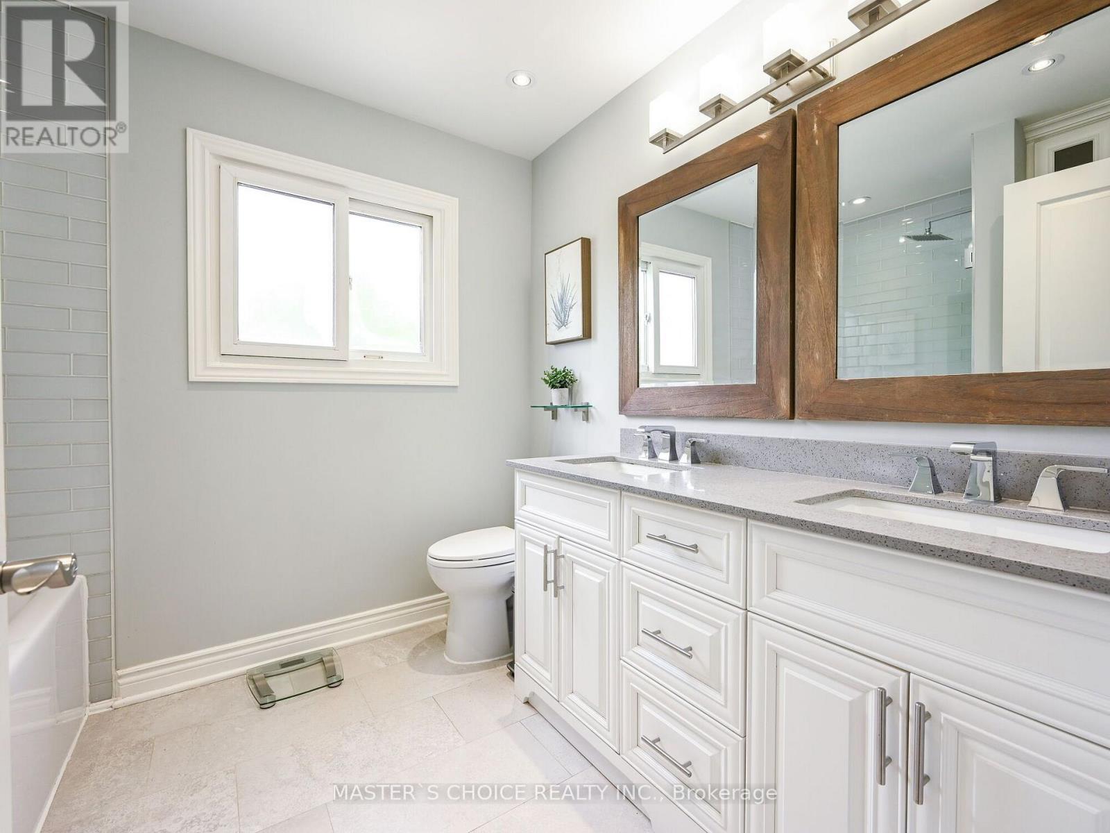 36 SPRUCEDALE COURT - 17