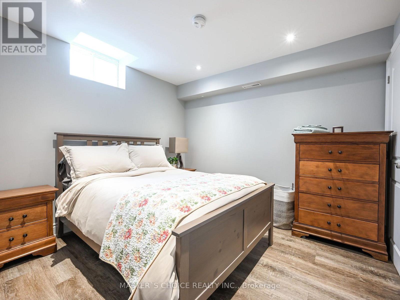 36 SPRUCEDALE COURT - 22