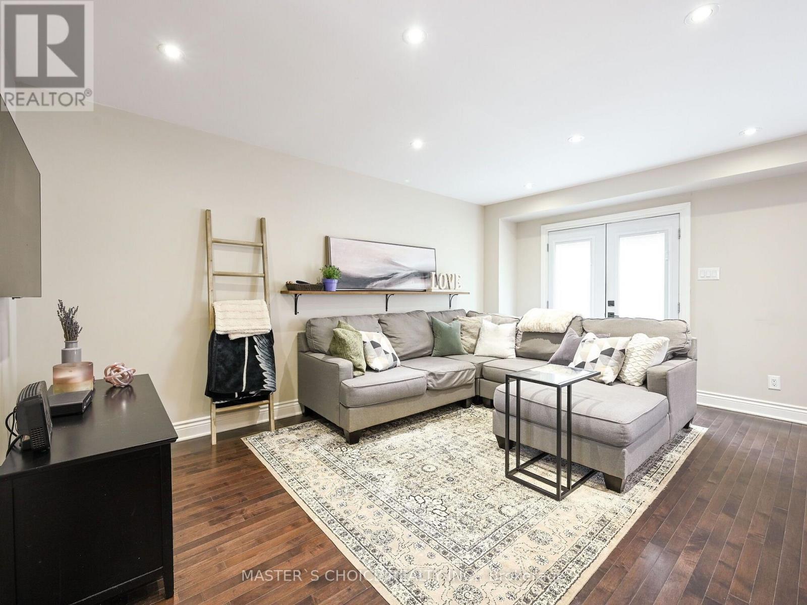 36 SPRUCEDALE COURT - 6