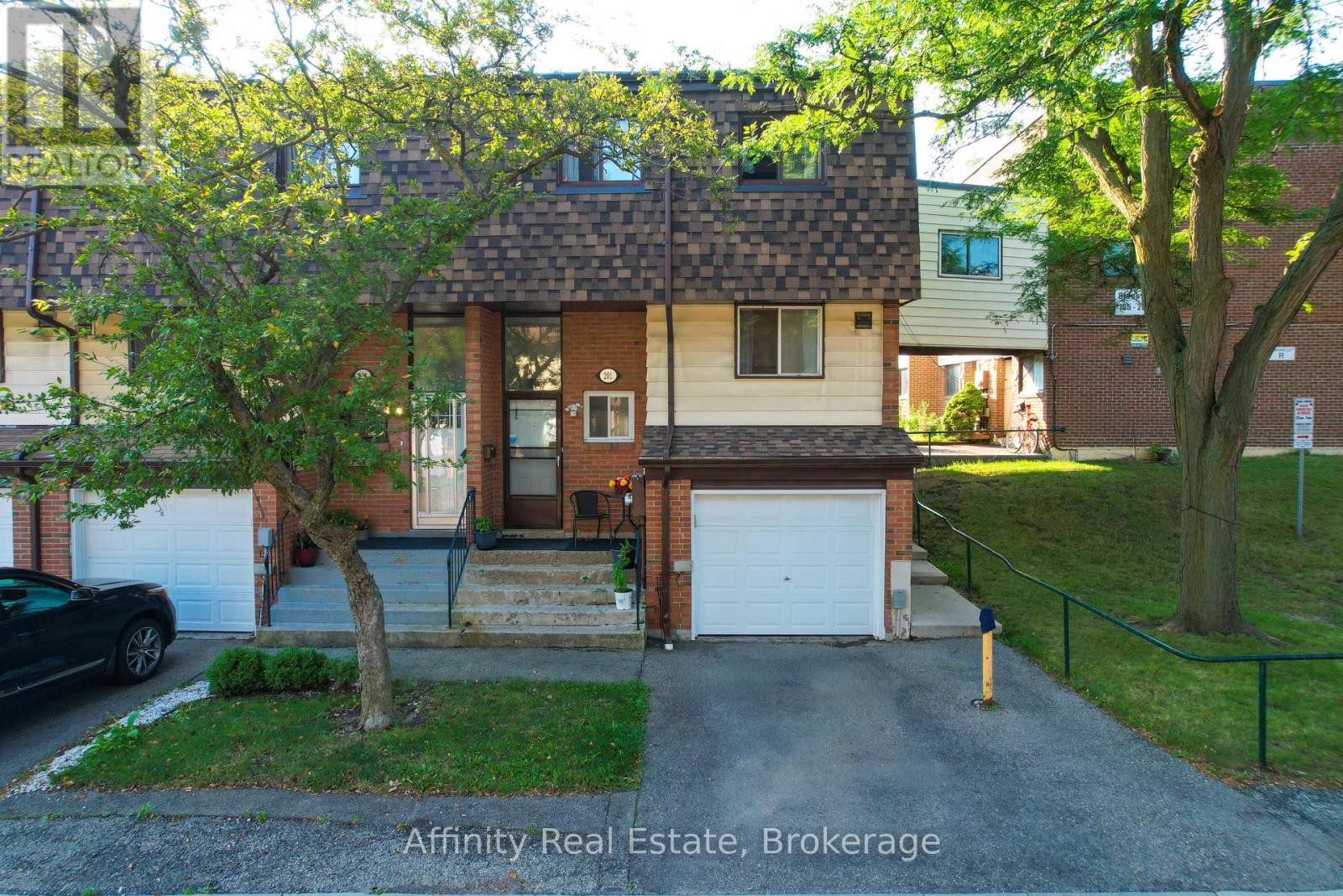 #201 180 MISSISSAUGA VALLEY BOULEVARD - 45