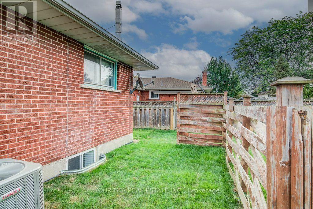102 Massey Avenue, Kitchener, ON photo 38