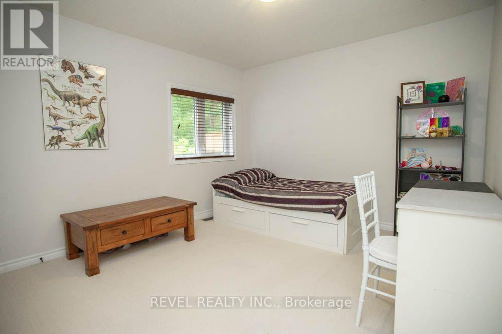 217 WOODWAY TRAIL - 18