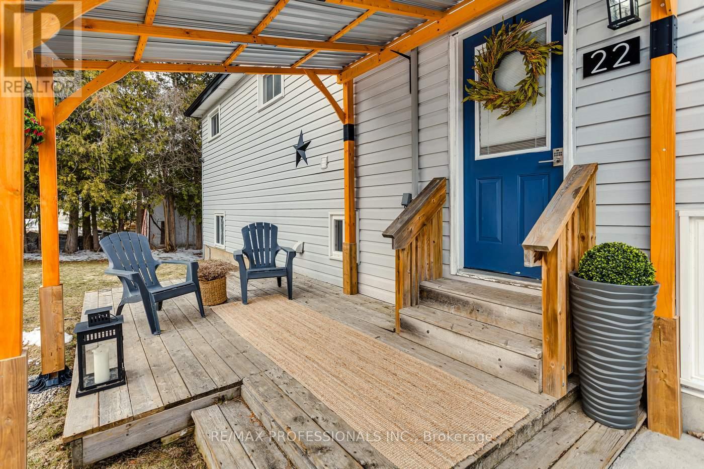 22 LAWRENCE STREET N - Image 4