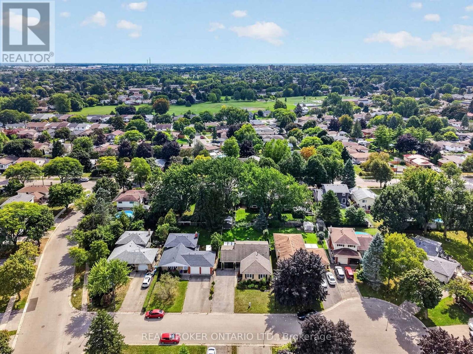5 Hidden Court, Brantford, ON photo 42