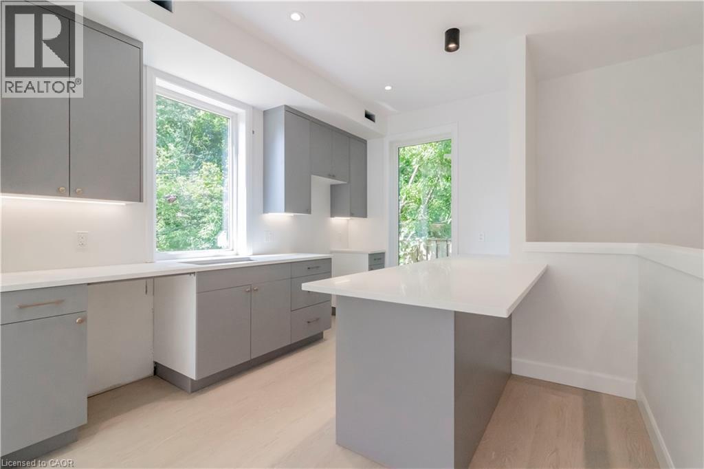 114 MADISON Avenue S Unit# 8 — photo 3