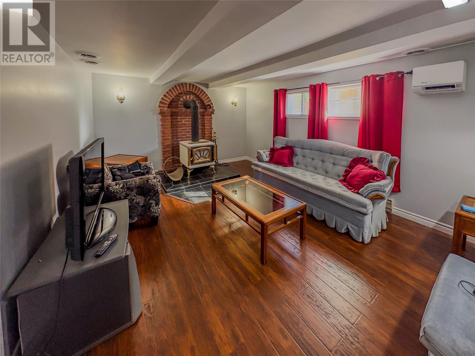 2 Millers Avenue - 17