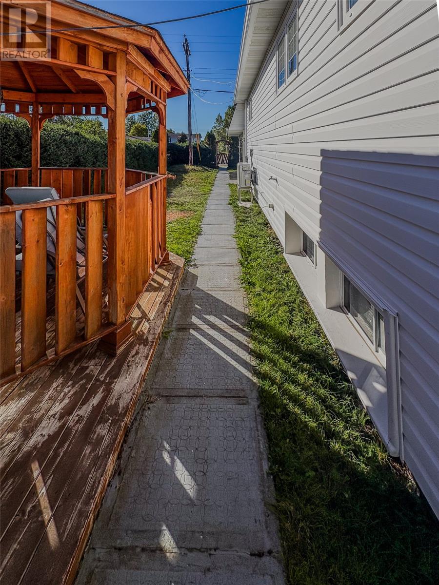 2 Millers Avenue - 34