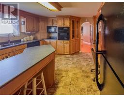 2 Millers Avenue thumbnail 10