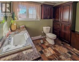 2 Millers Avenue thumbnail 16