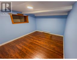2 Millers Avenue thumbnail 20