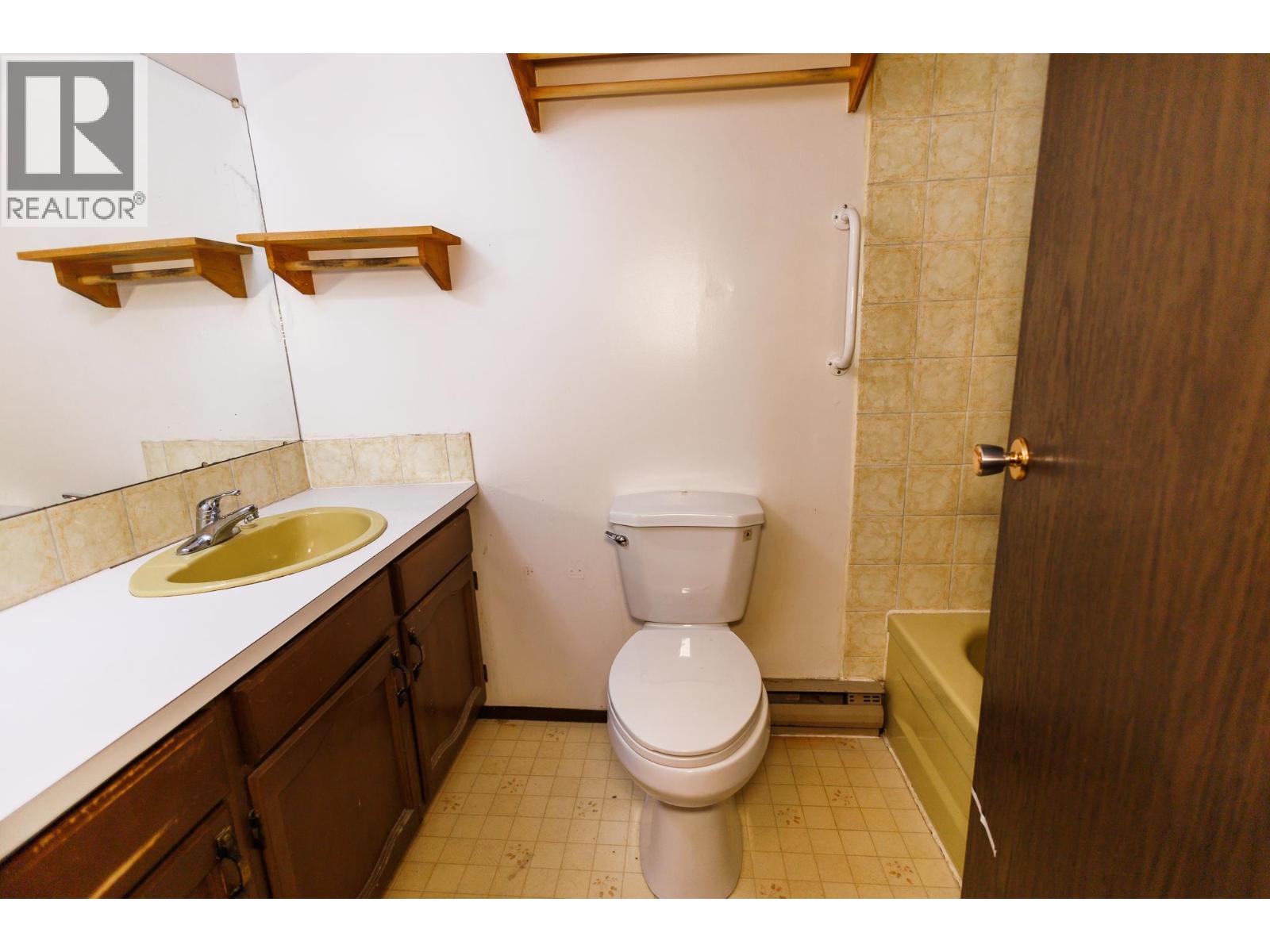 2504 KERR STREET - 9