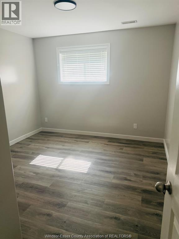 211 BRANTON Unit# LOWER, Lakeshore — photo 2