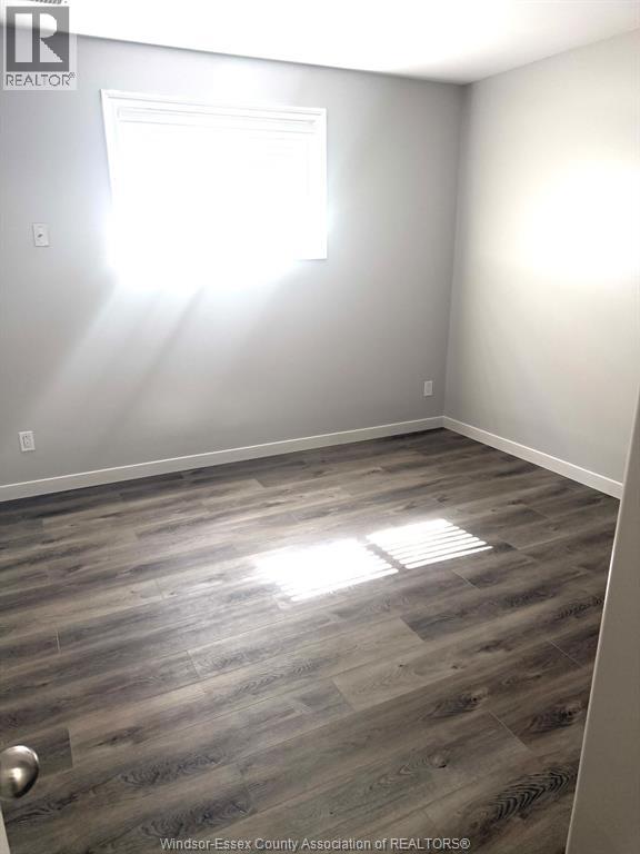 211 BRANTON Unit# LOWER, Lakeshore — photo 4