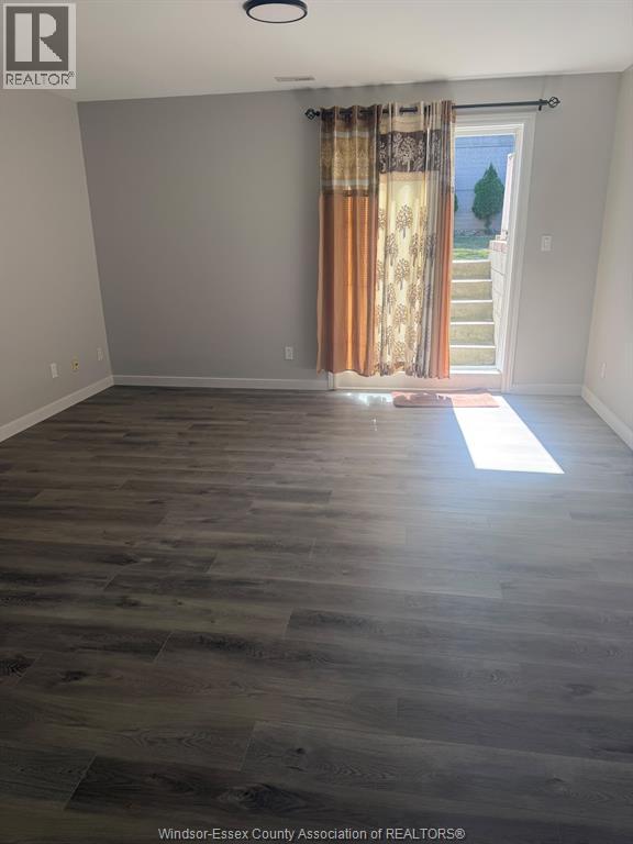 211 BRANTON Unit# LOWER, Lakeshore — photo 7