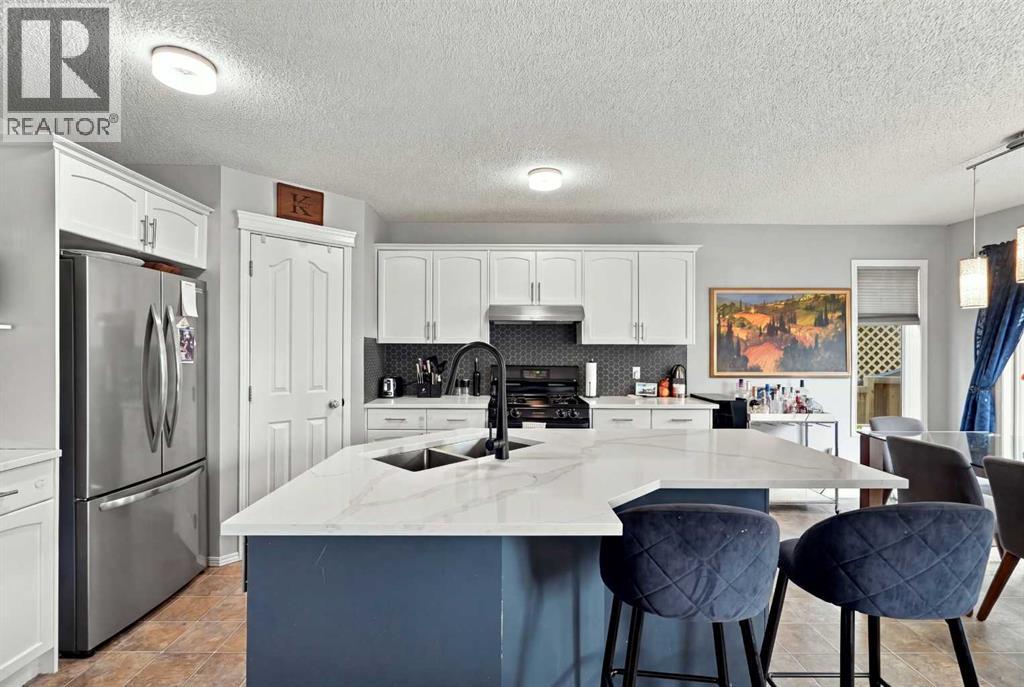 27 Chapman Close SE, Calgary, Alberta, T2X3S8 — thumbnail 4
