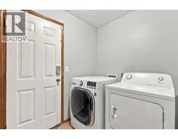 27 Chapman Close SE - photo 16