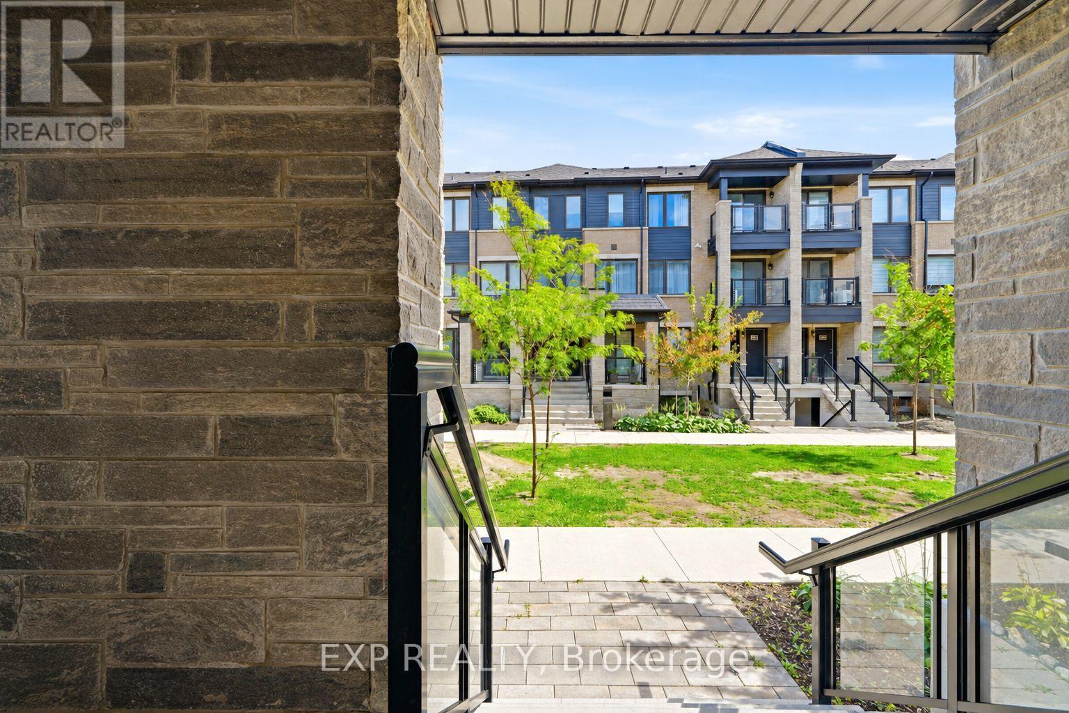 21 Magnolia Lane, Barrie photo 5