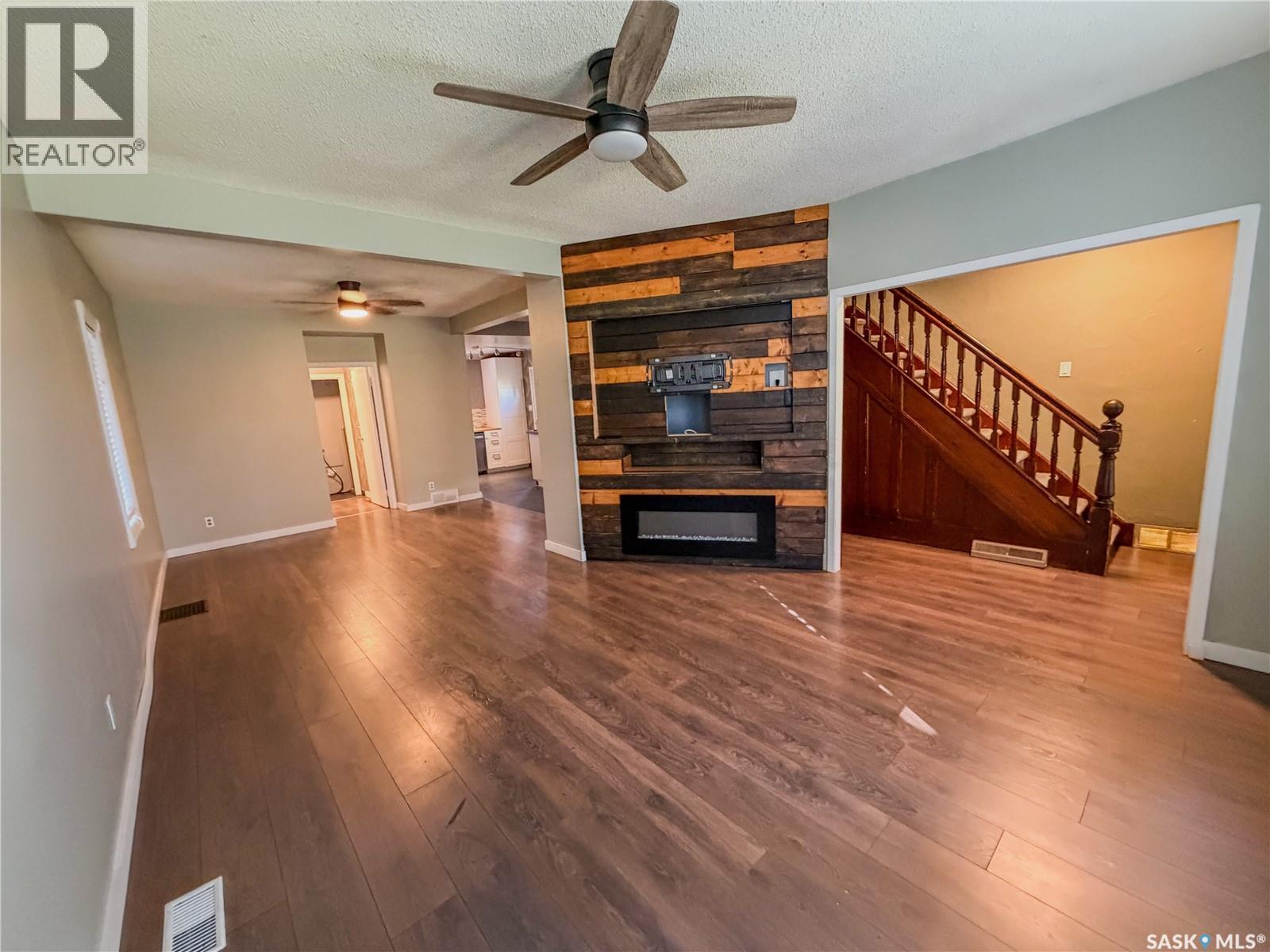 118 5th AVENUE W - Image 12