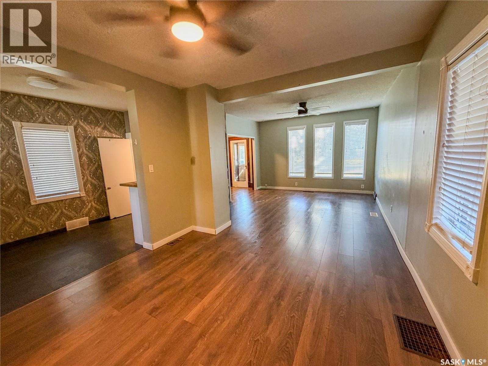 118 5th AVENUE W - Image 13