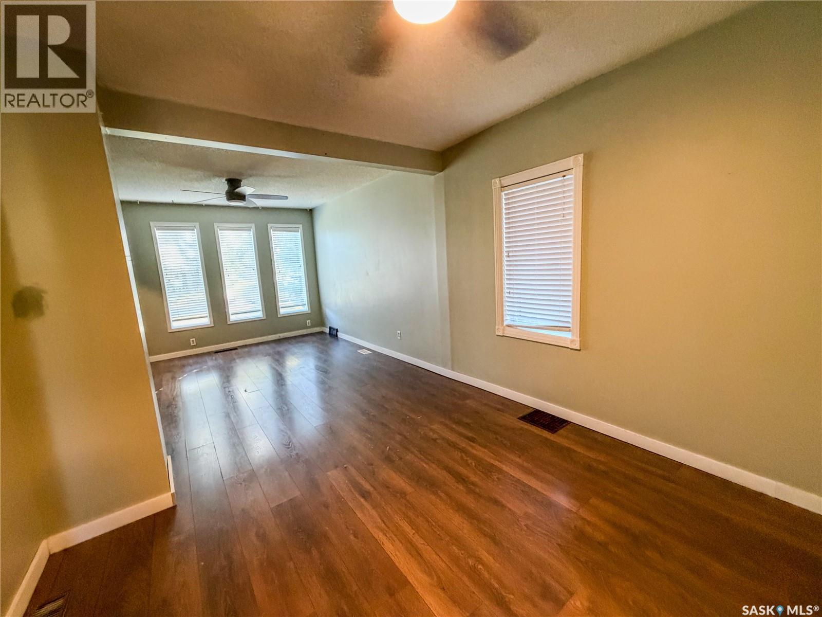 118 5th AVENUE W - 14