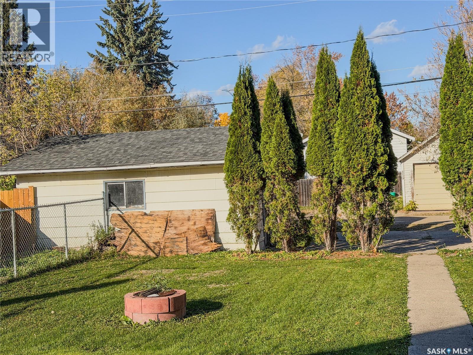 118 5th AVENUE W - 2