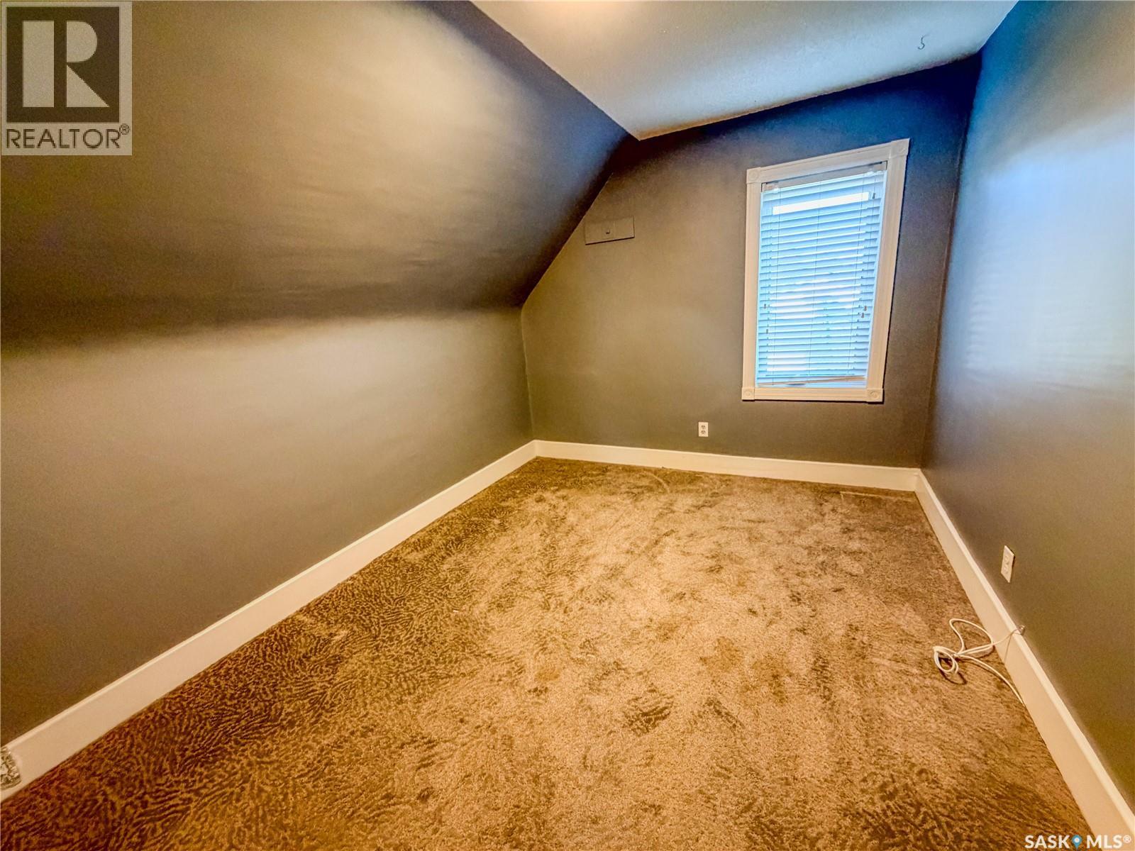 118 5th AVENUE W - Image 30