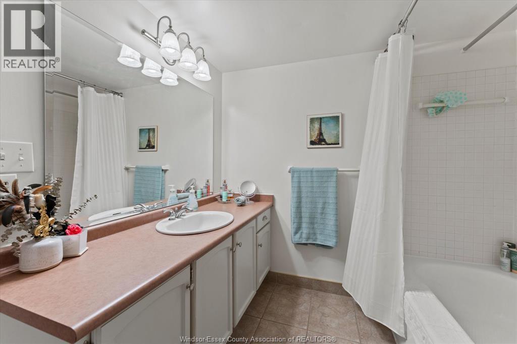 #907 9099 RIVERSIDE DRIVE East - 18