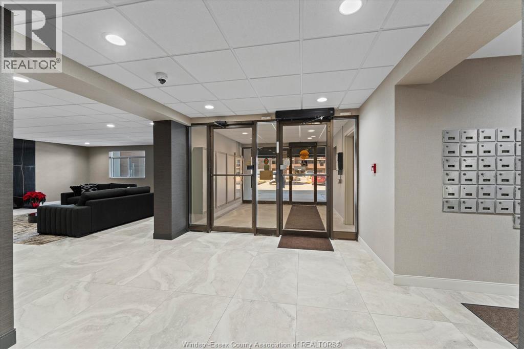 #907 9099 RIVERSIDE DRIVE East - 20