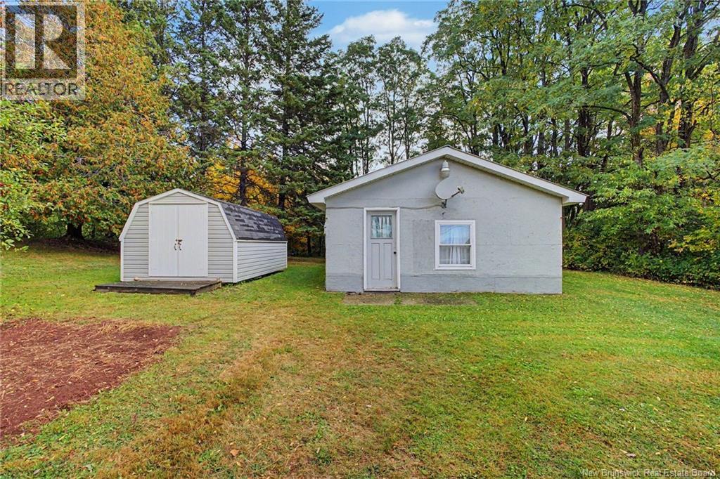 5724 Route 105 - Image 40