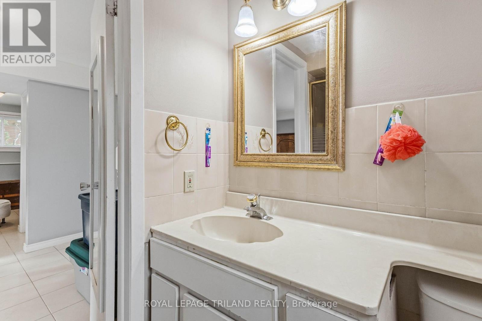 130 FUNDY AVENUE - Image 34
