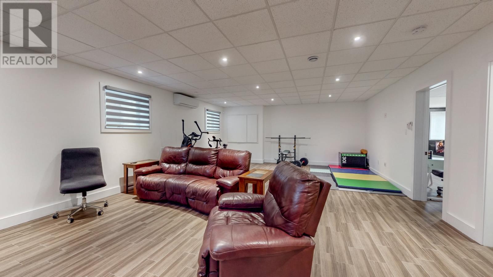 215 Cheeseman Drive - 32