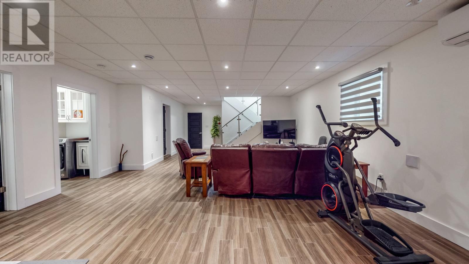 215 Cheeseman Drive - 33
