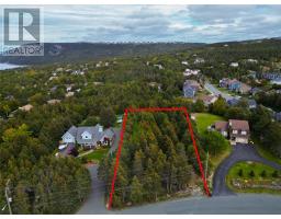 169-171 Spruce Hill Road thumbnail 3