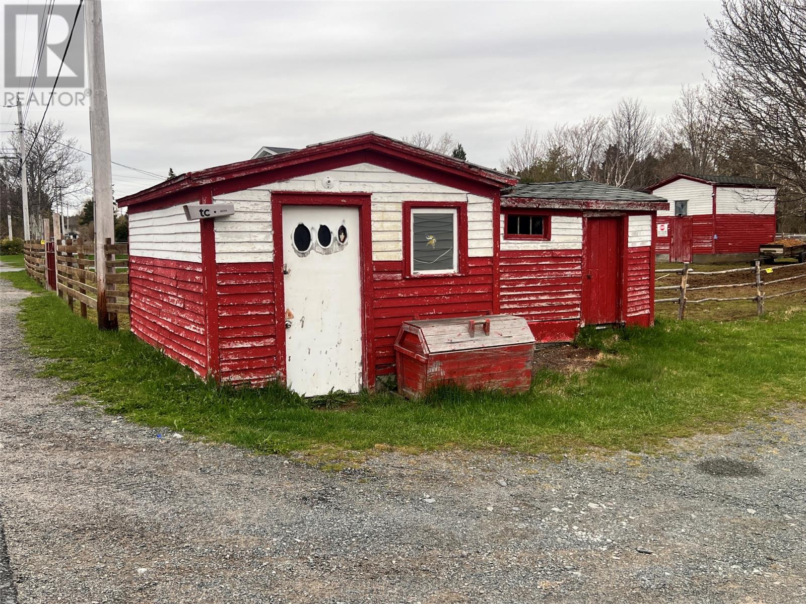 10-12 Hill Avenue - 18