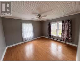 10-12 Hill Avenue thumbnail 14