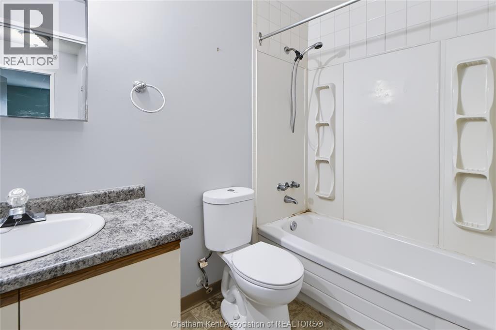 #302 140 PARK AVENUE East - 10