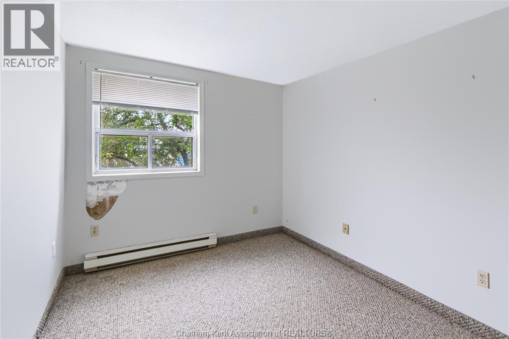 #302 140 PARK AVENUE East - 7