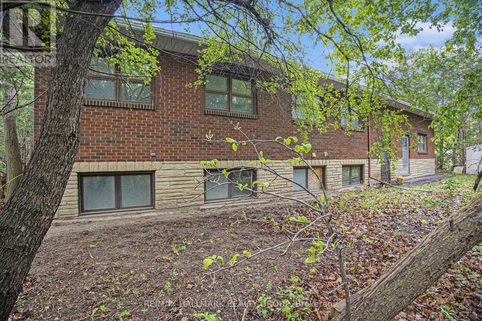 1128 CUMMINGS AVENUE - Image 8