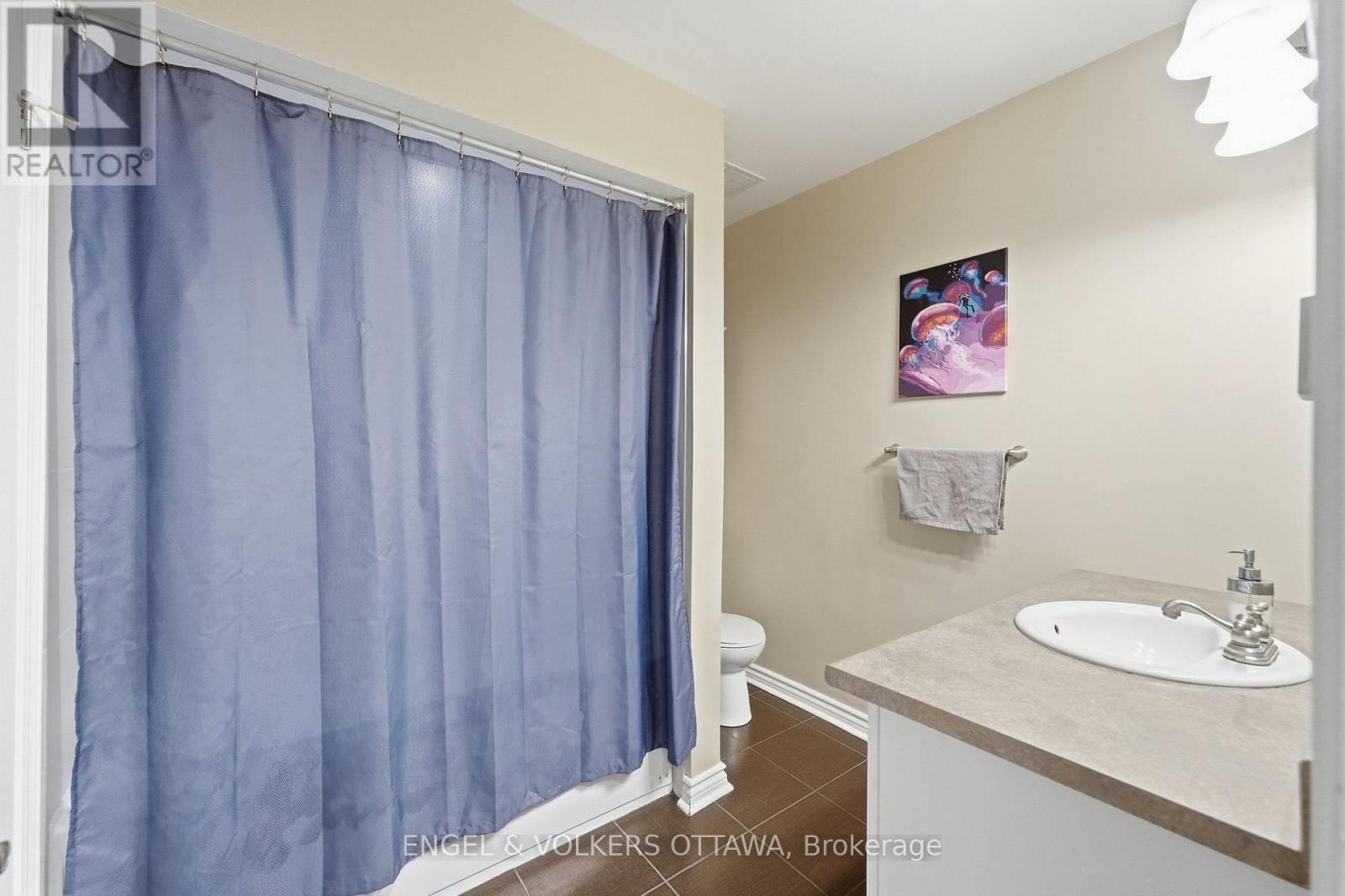 84 MONTEREY DRIVE - Image 17