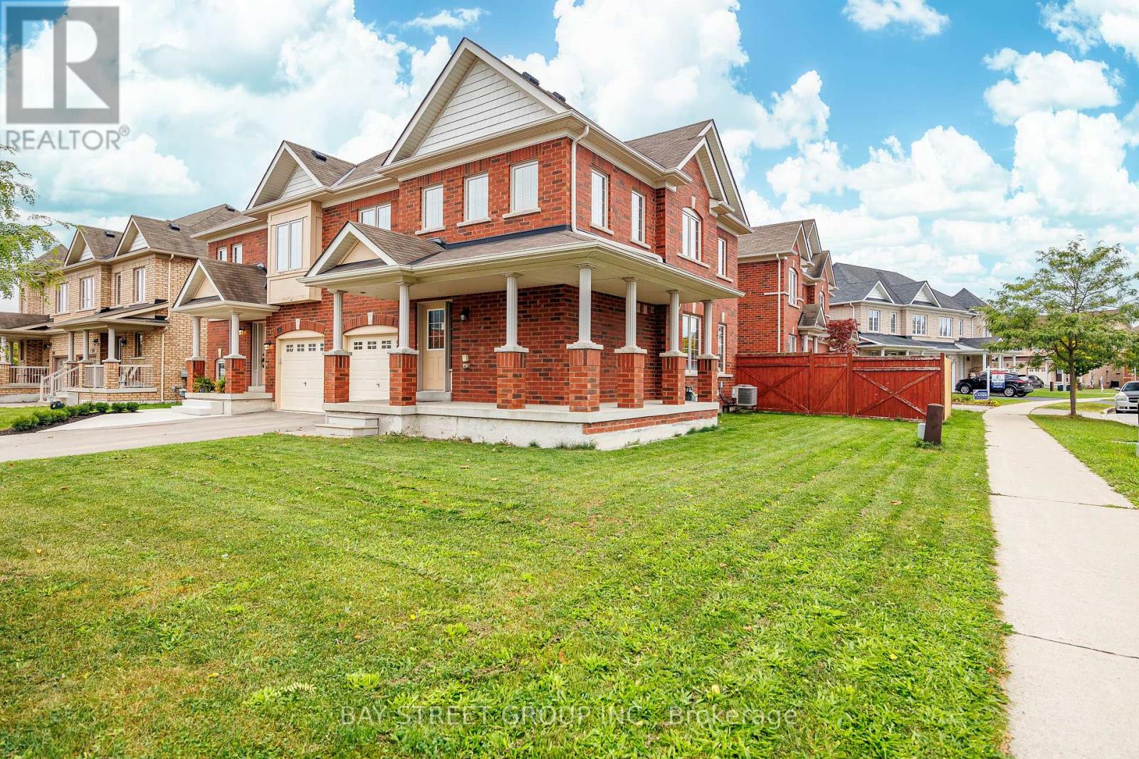 194 WRIGHT CRESCENT - 2